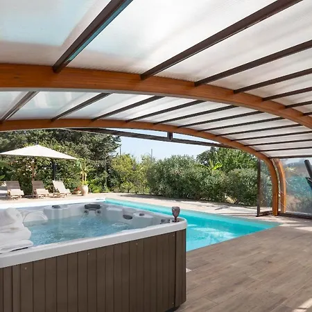 Βίλα I Mori 4, Emma