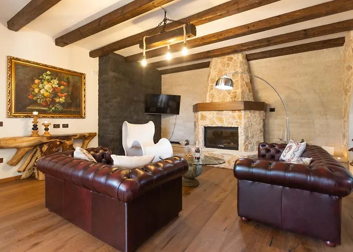 I Mori 4, Emma Villa