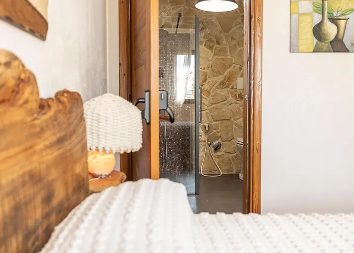 Villa I Mori 4, Emma Rosolini