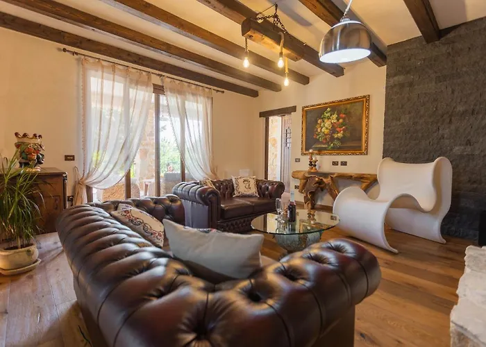 I Mori 4, Emma Villa